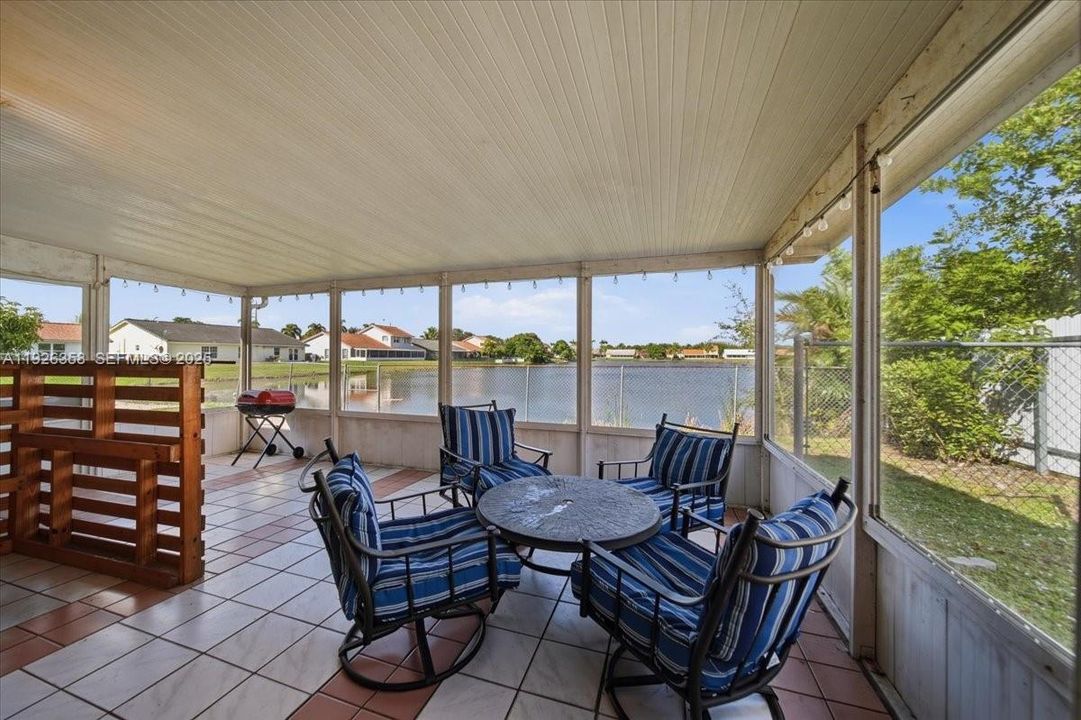 For Sale: $599,000 (3 beds, 2 baths, 1693 Square Feet)