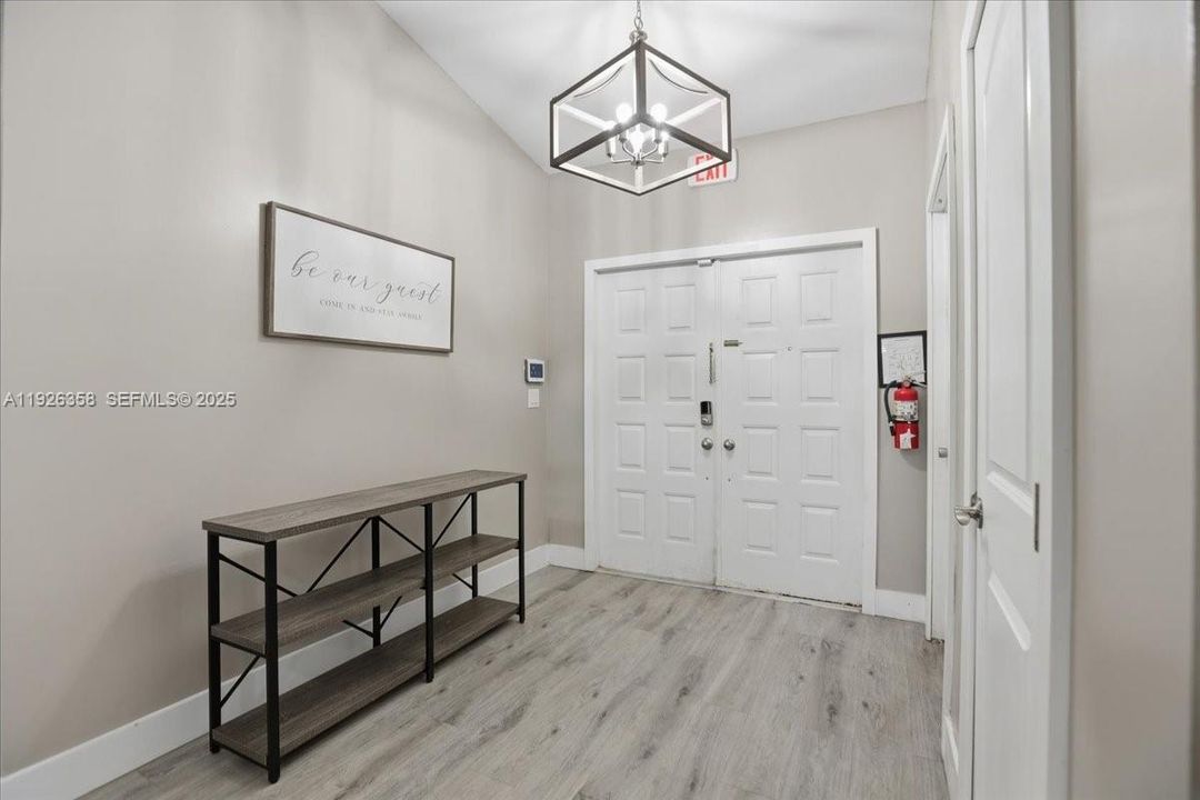 For Sale: $599,000 (3 beds, 2 baths, 1693 Square Feet)