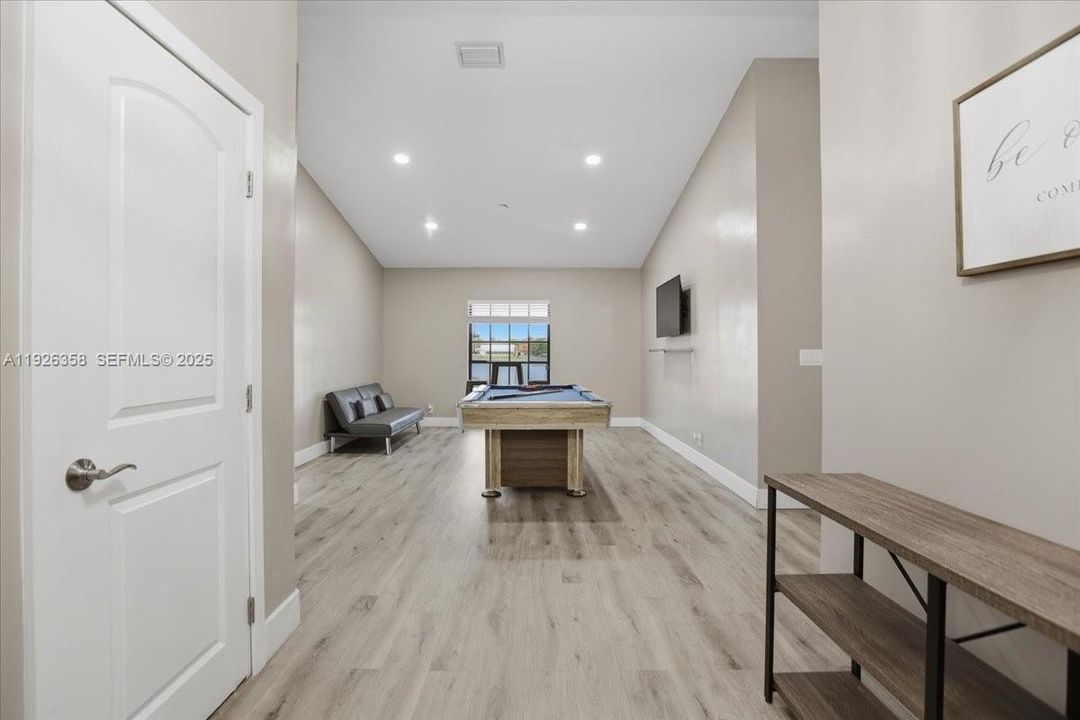 For Sale: $599,000 (3 beds, 2 baths, 1693 Square Feet)