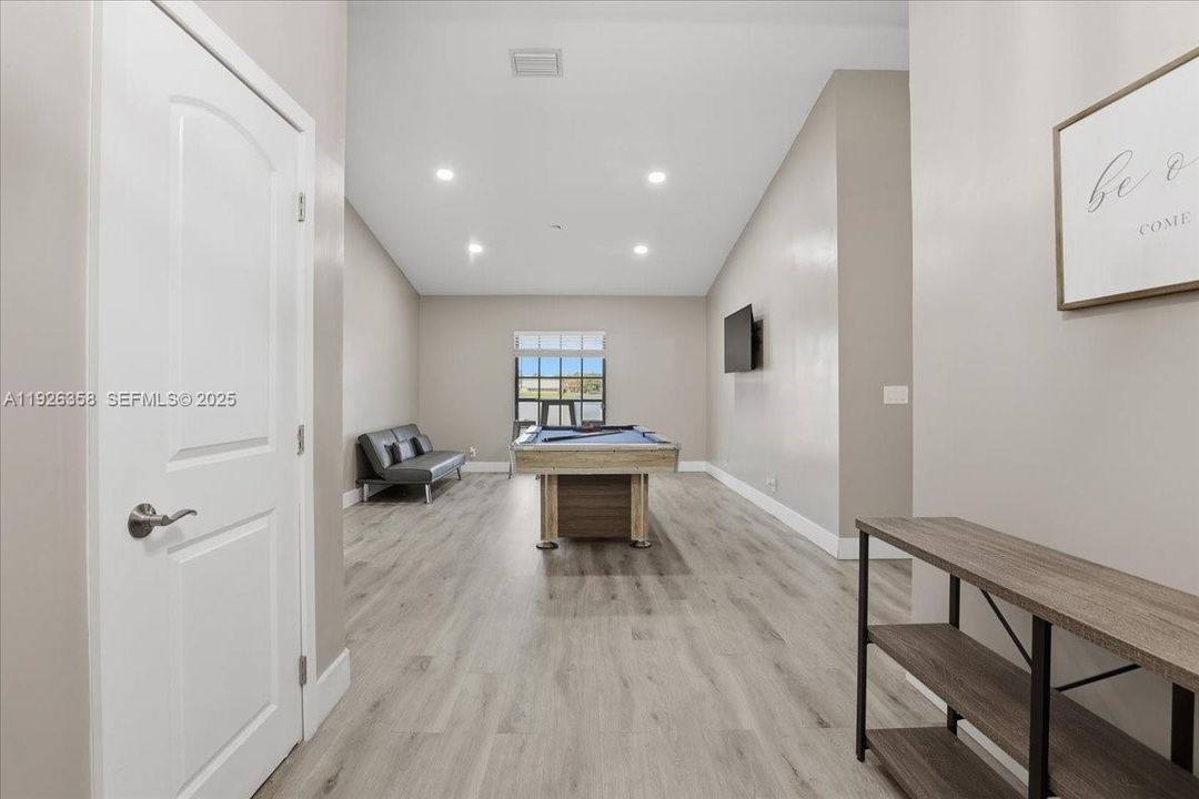 For Sale: $599,000 (3 beds, 2 baths, 1693 Square Feet)