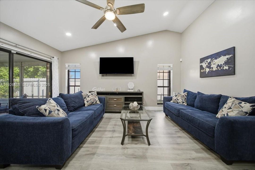 For Sale: $599,000 (3 beds, 2 baths, 1693 Square Feet)