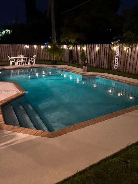 В аренду: $3,600 (3 спален, 2 ванн, 1179 Квадратных фут)