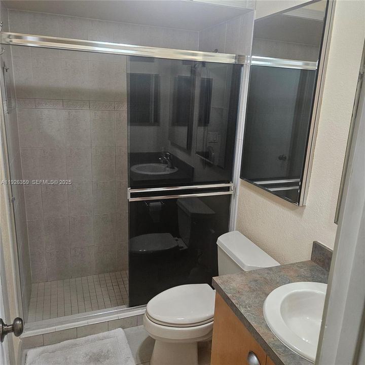 В аренду: $3,600 (3 спален, 2 ванн, 1179 Квадратных фут)