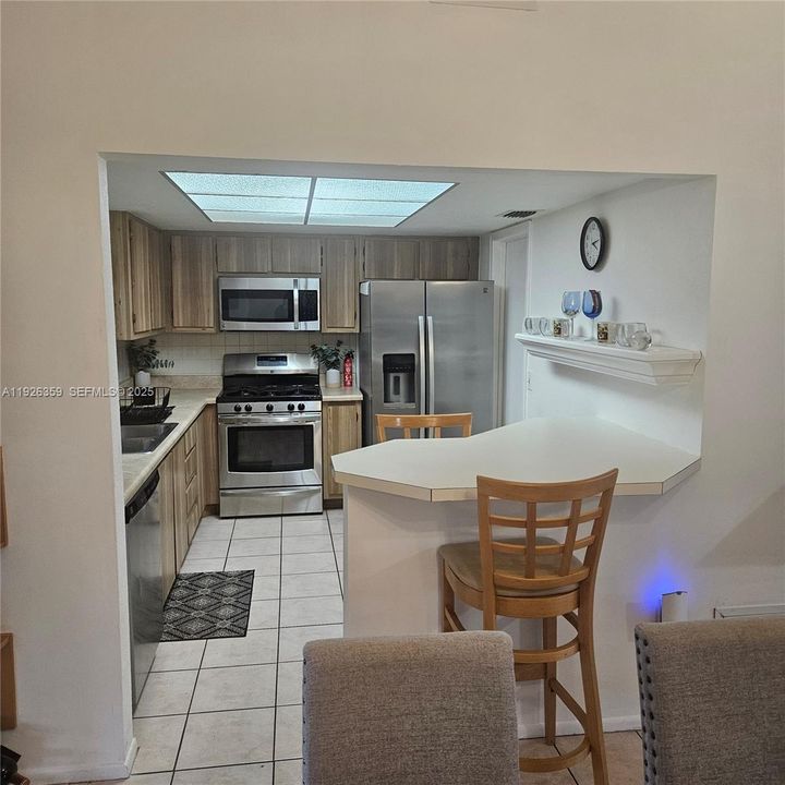 В аренду: $3,600 (3 спален, 2 ванн, 1179 Квадратных фут)