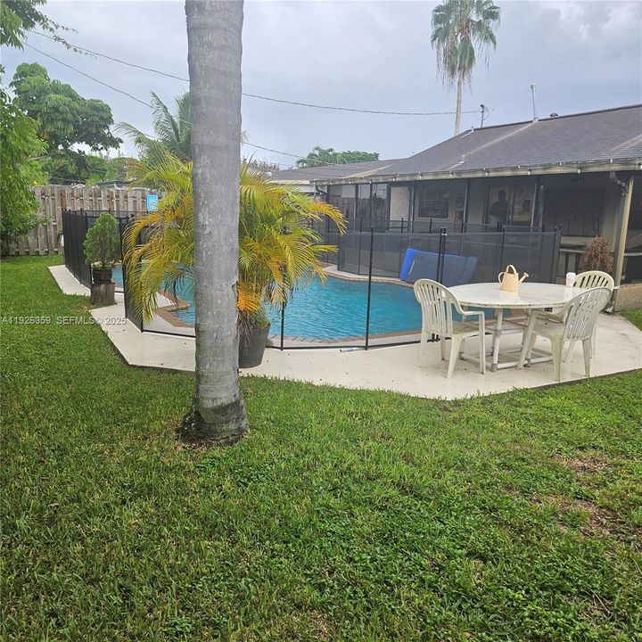 В аренду: $3,600 (3 спален, 2 ванн, 1179 Квадратных фут)