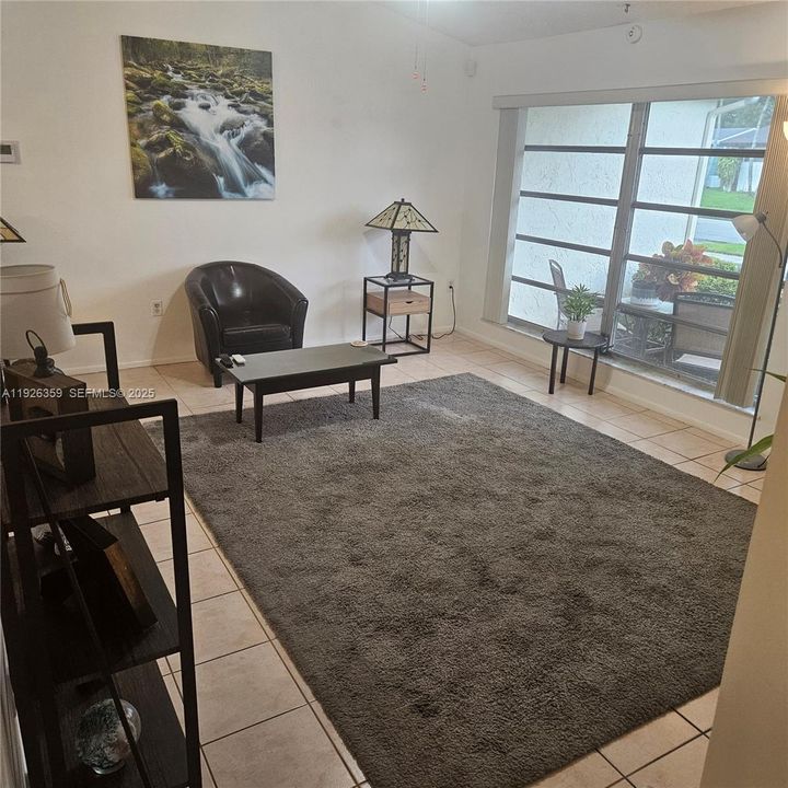 В аренду: $3,600 (3 спален, 2 ванн, 1179 Квадратных фут)