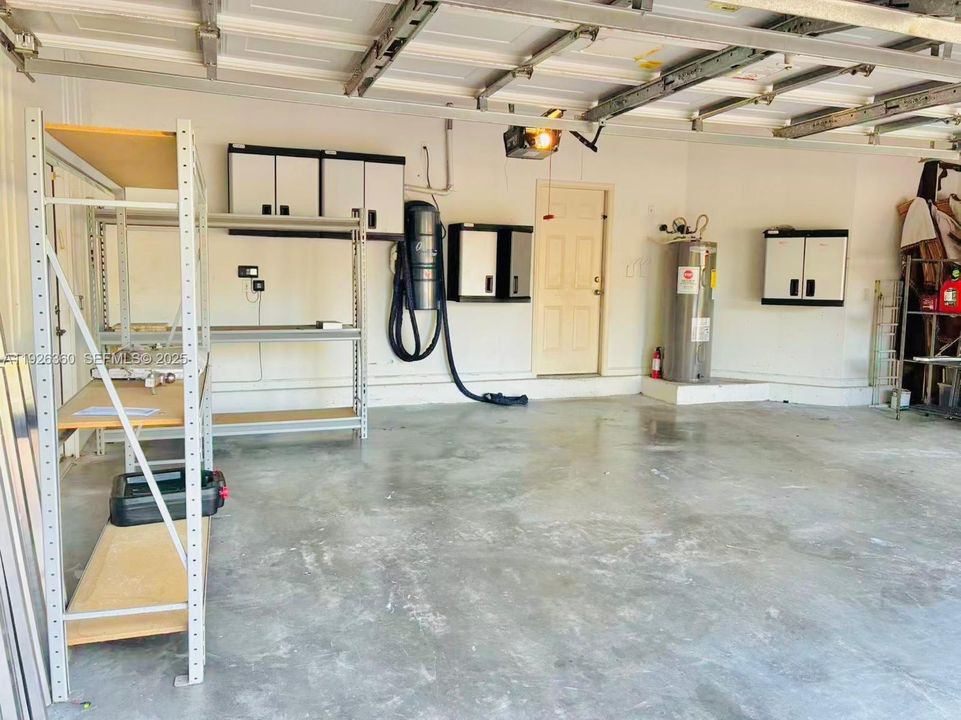 For Rent: $7,300 (5 beds, 4 baths, 3066 Square Feet)