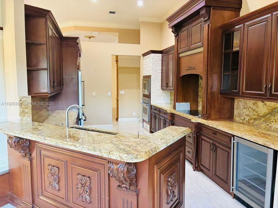 For Rent: $7,300 (5 beds, 4 baths, 3066 Square Feet)