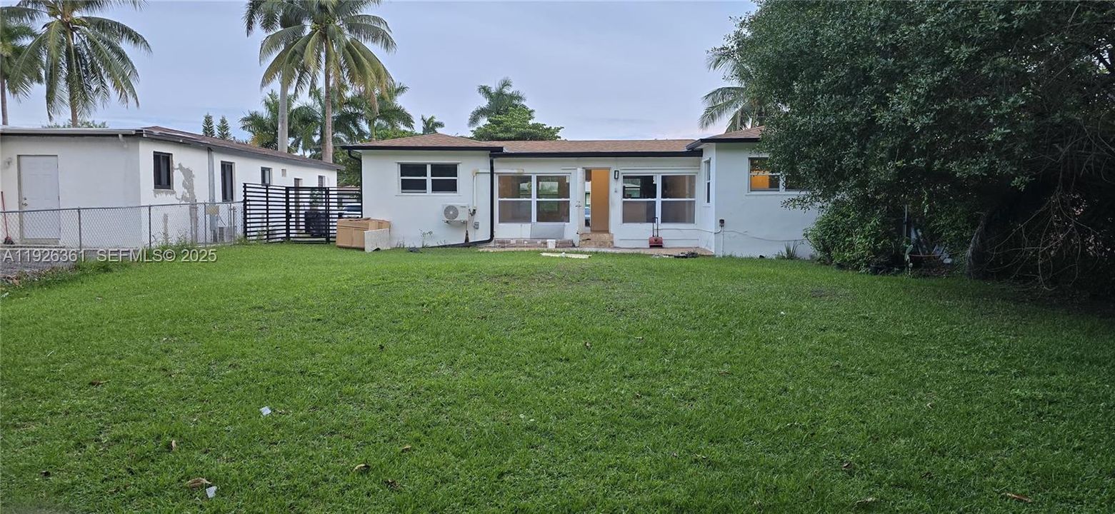 En Renta: $3,499 (3 camas, 2 baños, 1622 Pies cuadrados)