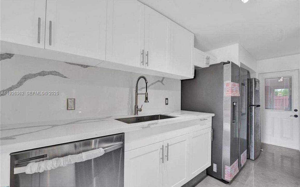 出租: $3,100 (4 贝兹, 2 浴室, 1313 平方英尺)