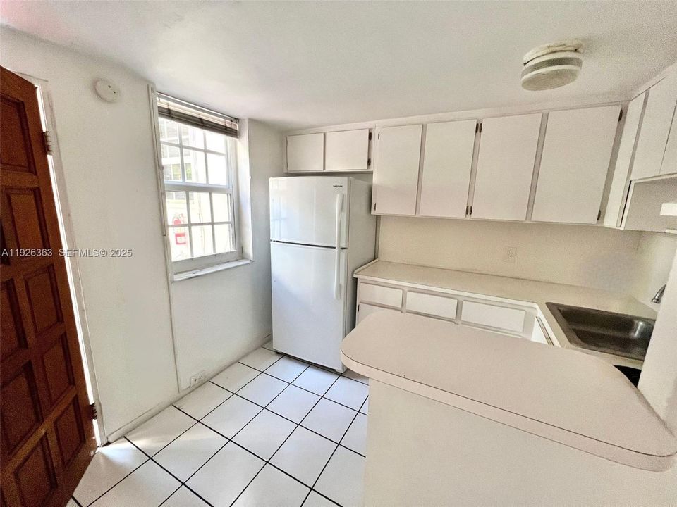 For Rent: $1,500 (1 beds, 1 baths, 600 Square Feet)