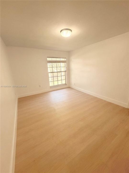 В аренду: $2,400 (2 спален, 1 ванн, 816 Квадратных фут)