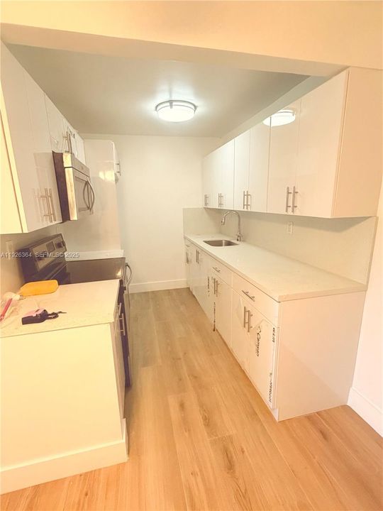 В аренду: $2,400 (2 спален, 1 ванн, 816 Квадратных фут)