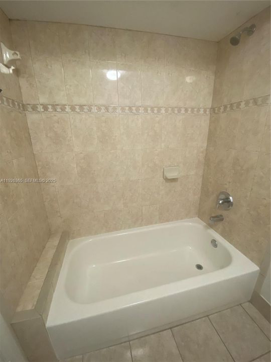 出租: $1,750 (2 贝兹, 2 浴室, 1100 平方英尺)