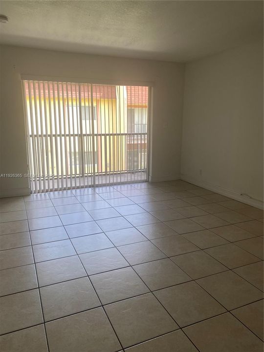 出租: $1,750 (2 贝兹, 2 浴室, 1100 平方英尺)