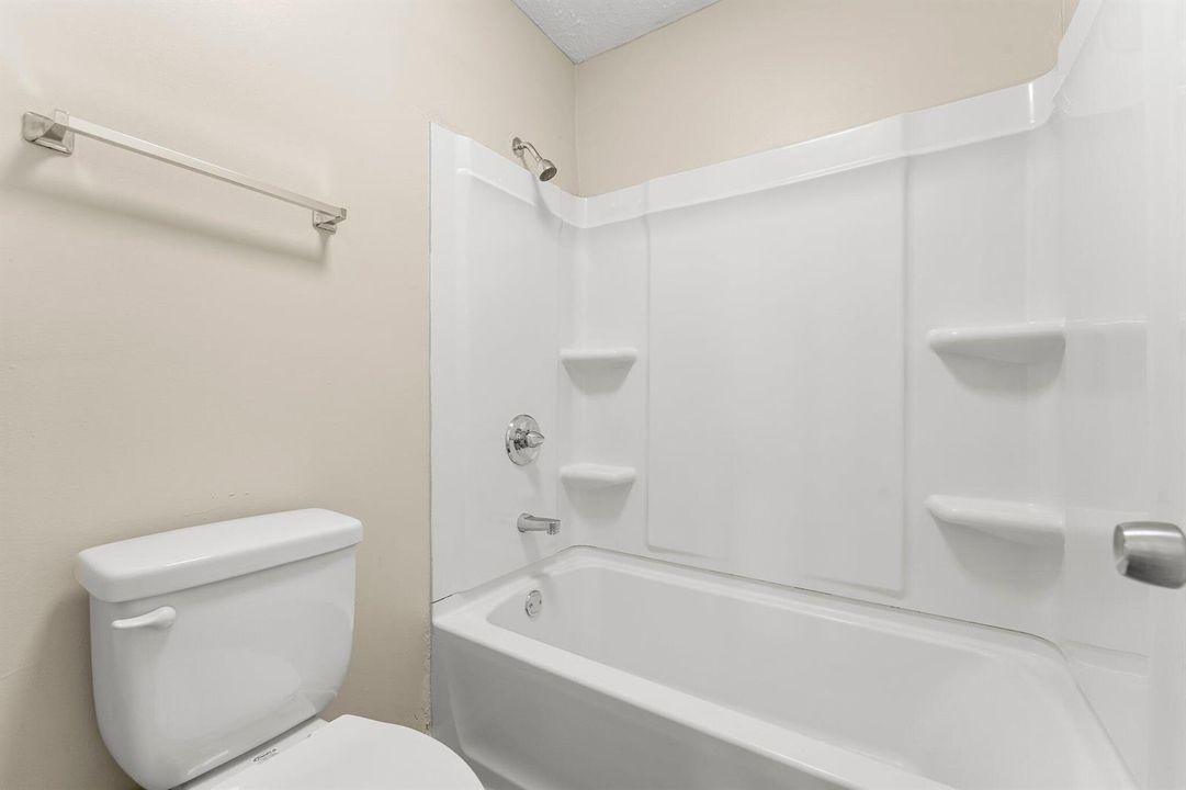 16-web-or-mls-644-w-caladium-cir