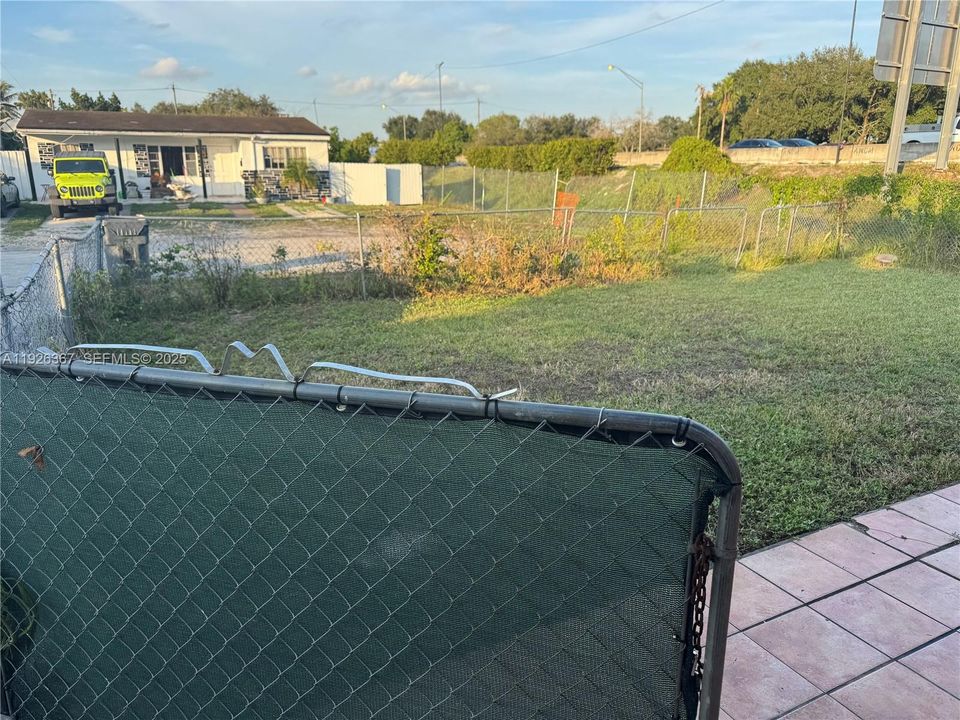 For Rent: $2,400 (2 beds, 1 baths, 1010 Square Feet)