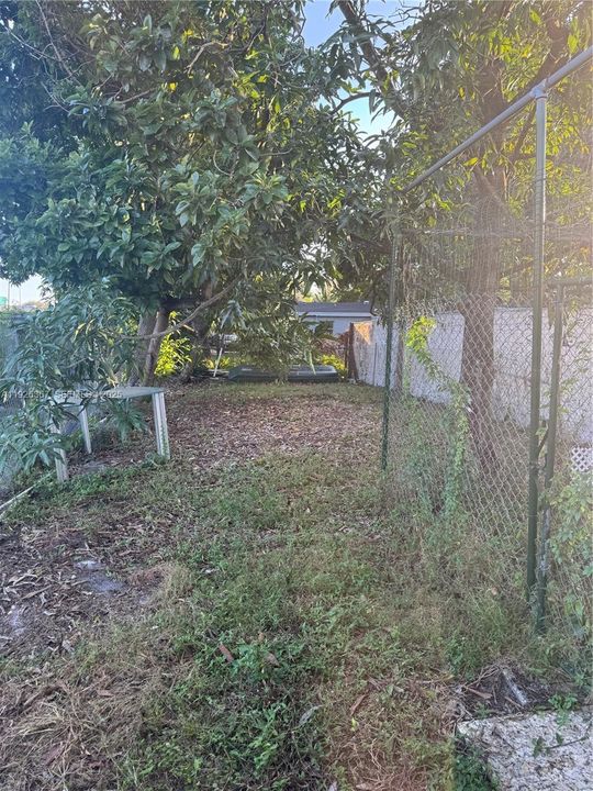 For Rent: $2,400 (2 beds, 1 baths, 1010 Square Feet)