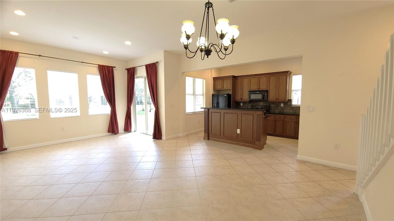 For Rent: $3,100 (3 beds, 2 baths, 2118 Square Feet)