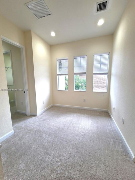 For Rent: $3,100 (3 beds, 2 baths, 2118 Square Feet)