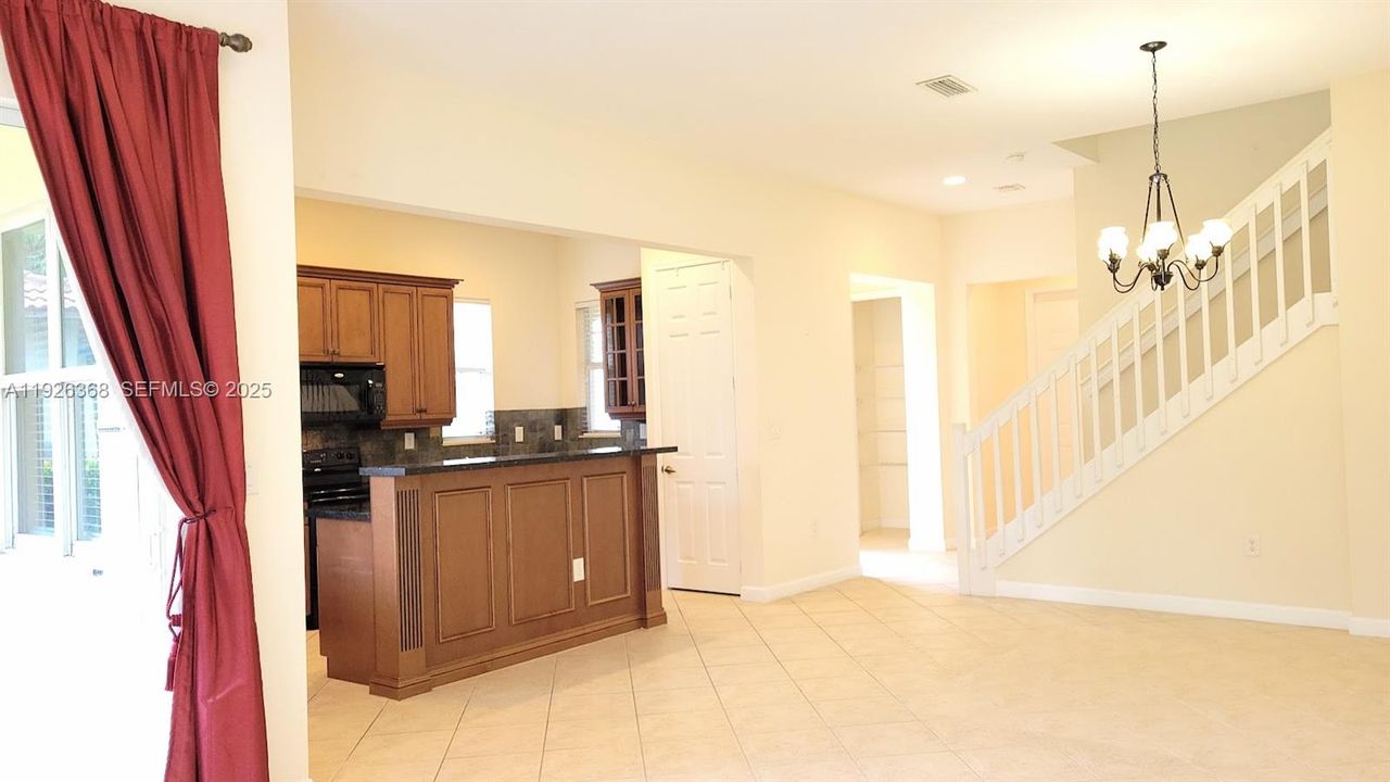 For Rent: $3,100 (3 beds, 2 baths, 2118 Square Feet)