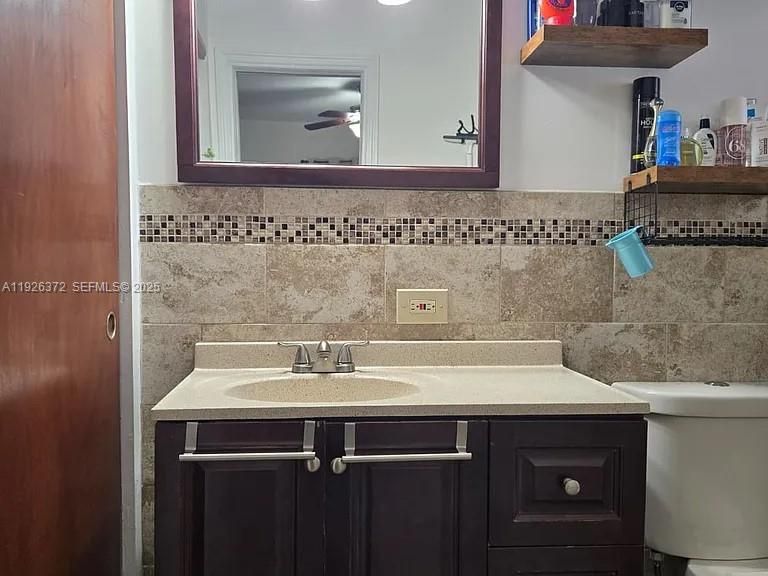 出租: $3,599 (4 贝兹, 1 浴室, 1300 平方英尺)