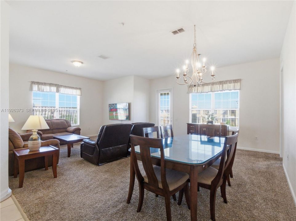 待售: $660,000 (3 贝兹, 2 浴室, 2097 平方英尺)