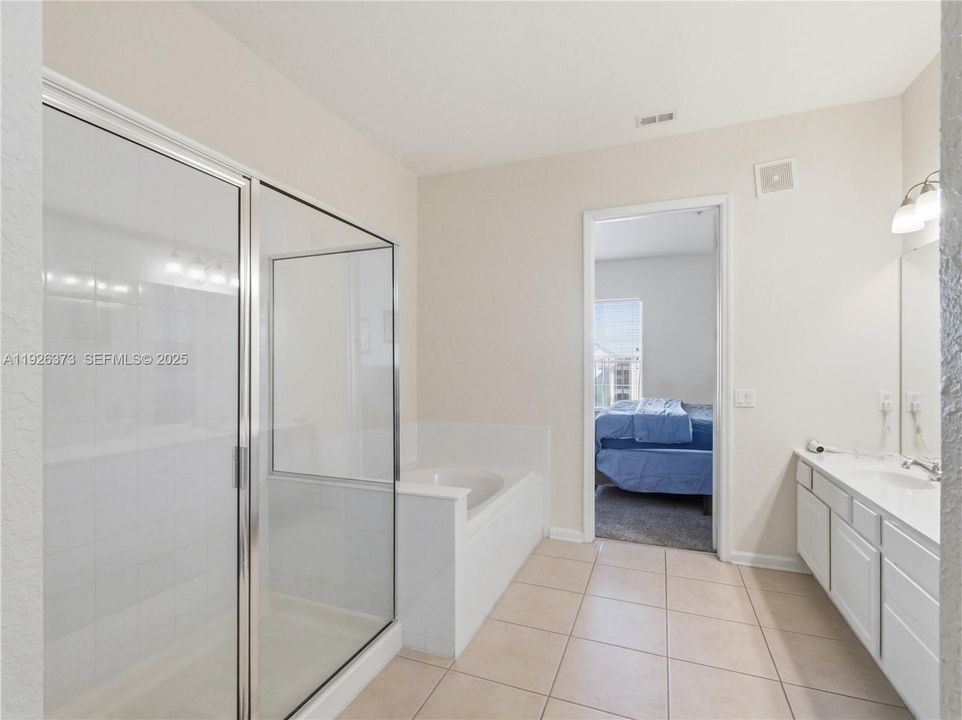 待售: $660,000 (3 贝兹, 2 浴室, 2097 平方英尺)