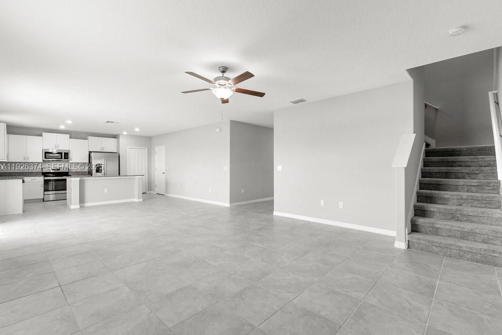 For Sale: $440,000 (4 beds, 2 baths, 2584 Square Feet)