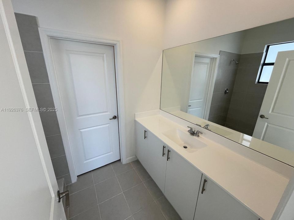 For Rent: $3,500 (4 beds, 3 baths, 1775 Square Feet)