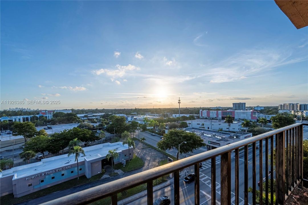 待售: $149,000 (1 贝兹, 1 浴室, 750 平方英尺)