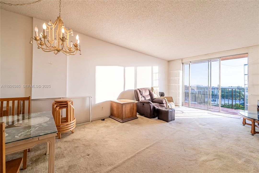 待售: $149,000 (1 贝兹, 1 浴室, 750 平方英尺)