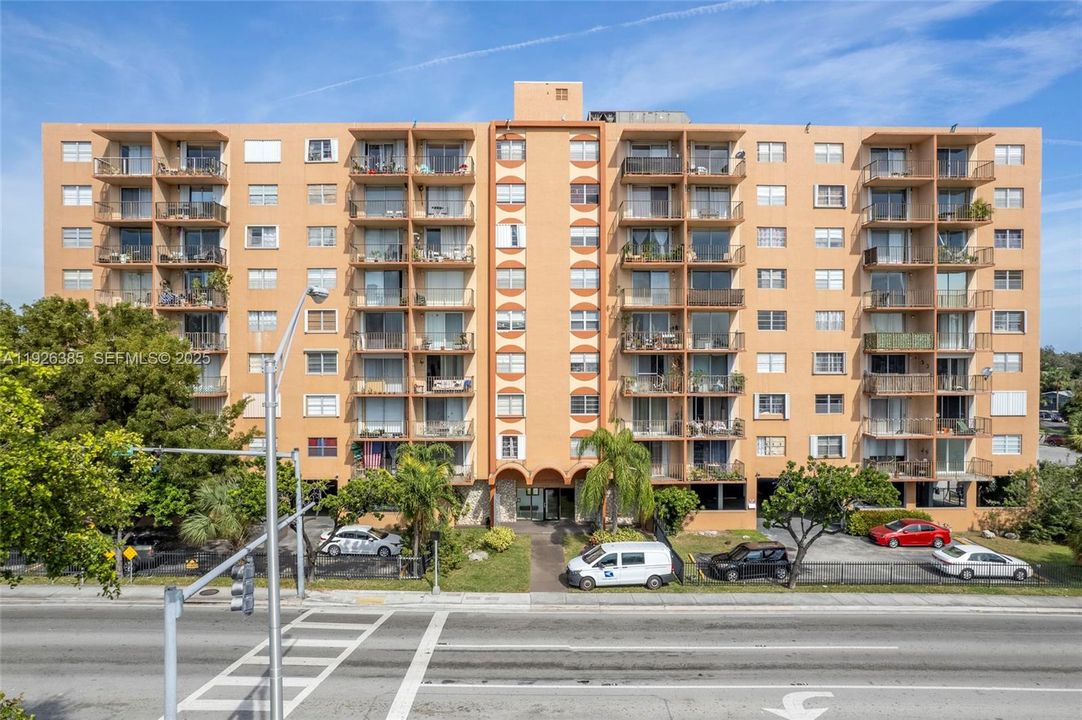 待售: $149,000 (1 贝兹, 1 浴室, 750 平方英尺)