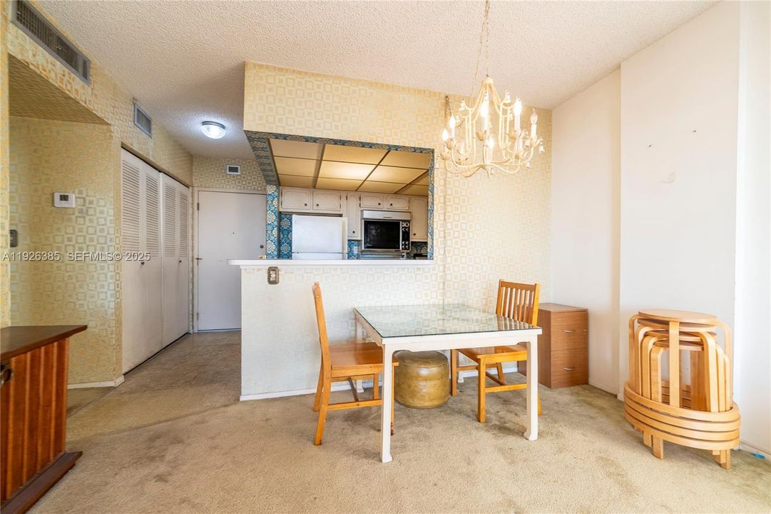 待售: $149,000 (1 贝兹, 1 浴室, 750 平方英尺)