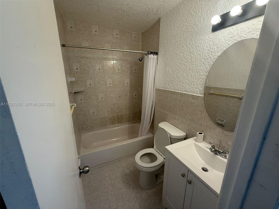 For Rent: $1,950 (2 beds, 1 baths, 1448 Square Feet)