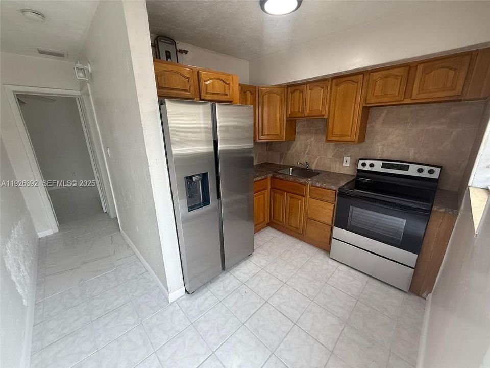 For Rent: $1,950 (2 beds, 1 baths, 1448 Square Feet)