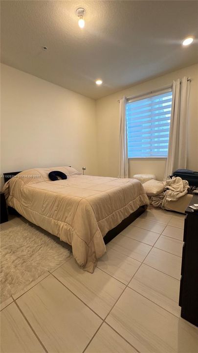 出租: $2,900 (3 贝兹, 2 浴室, 1102 平方英尺)