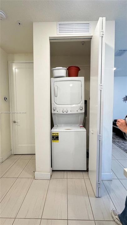 出租: $2,900 (3 贝兹, 2 浴室, 1102 平方英尺)