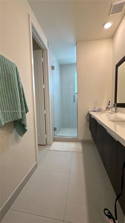 出租: $2,900 (3 贝兹, 2 浴室, 1102 平方英尺)