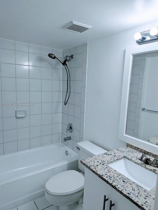 For Rent: $2,650 (2 beds, 2 baths, 1137 Square Feet)