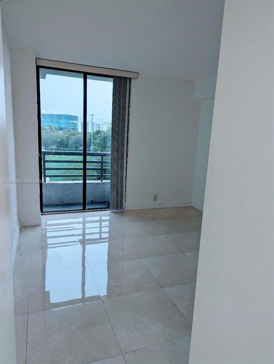 For Rent: $2,650 (2 beds, 2 baths, 1137 Square Feet)