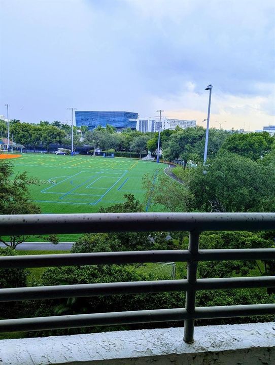 For Rent: $2,650 (2 beds, 2 baths, 1137 Square Feet)