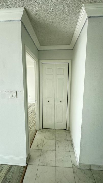 For Rent: $2,000 (1 beds, 1 baths, 1005 Square Feet)