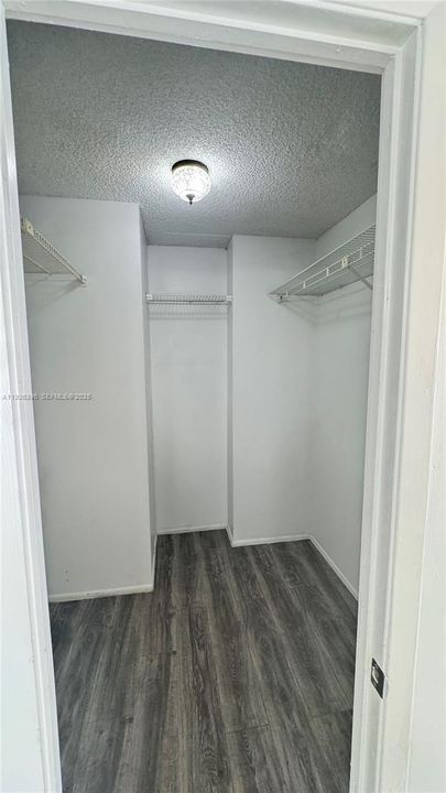 For Rent: $2,000 (1 beds, 1 baths, 1005 Square Feet)