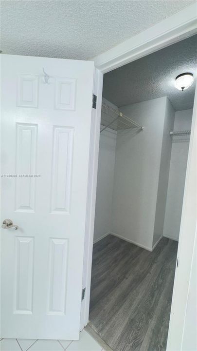 For Rent: $2,000 (1 beds, 1 baths, 1005 Square Feet)