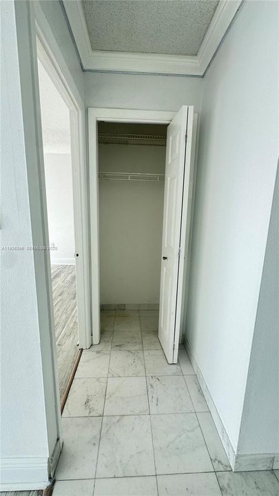 For Rent: $2,000 (1 beds, 1 baths, 1005 Square Feet)