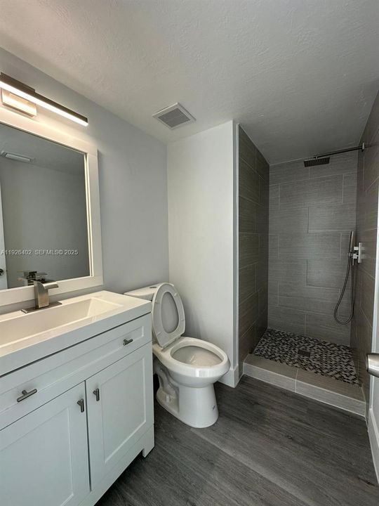 For Rent: $2,600 (2 beds, 2 baths, 850 Square Feet)