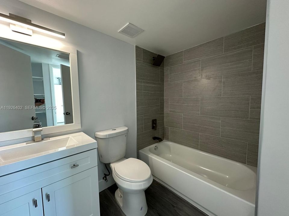 For Rent: $2,600 (2 beds, 2 baths, 850 Square Feet)