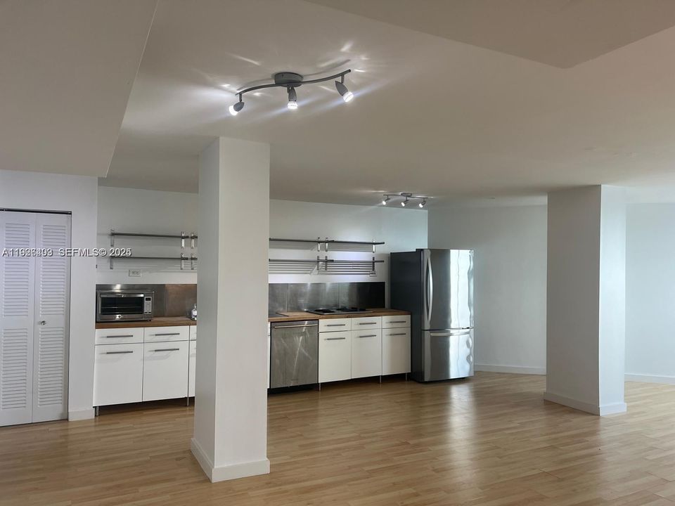 出租: $2,790 (1 贝兹, 2 浴室, 1010 平方英尺)