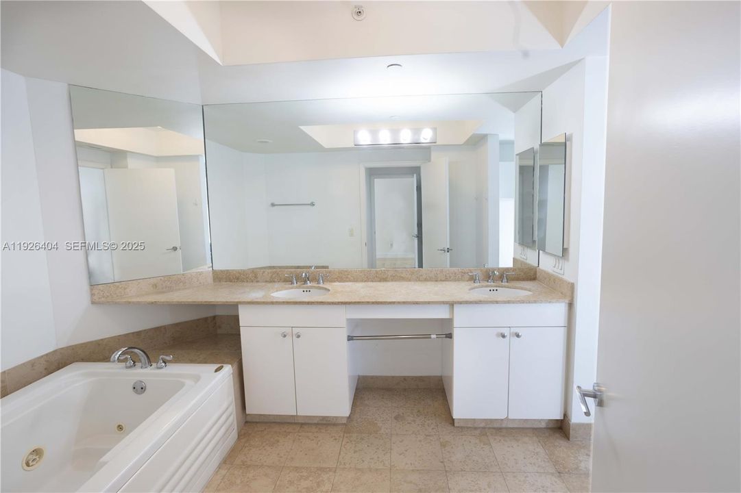 出租: $7,500 (2 贝兹, 2 浴室, 1550 平方英尺)